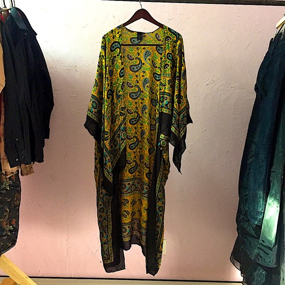 Steve Madden Indian Paisley Shawn Gown Cape - Picture 4 of 16
